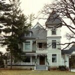 677 Highland Glen Ellyn HS